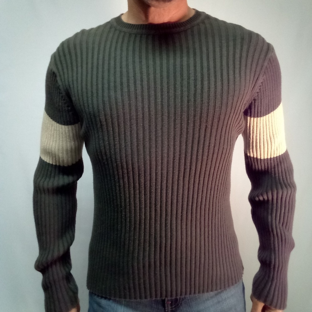 GAP muscle fit sweater slimming Medium